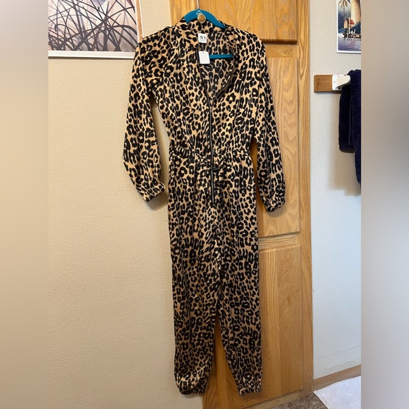 No 1 LOS ANGELES Jumpsuit cheetah Print .BNWT  size S-M - Picture 4 of 10